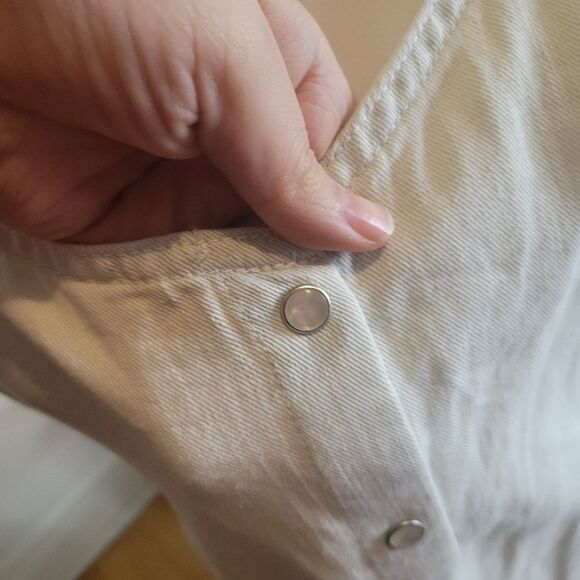 Wilfred Free Aritzia Chambray Pearl Button Up Dress Size Medium - Picture 3 of 11